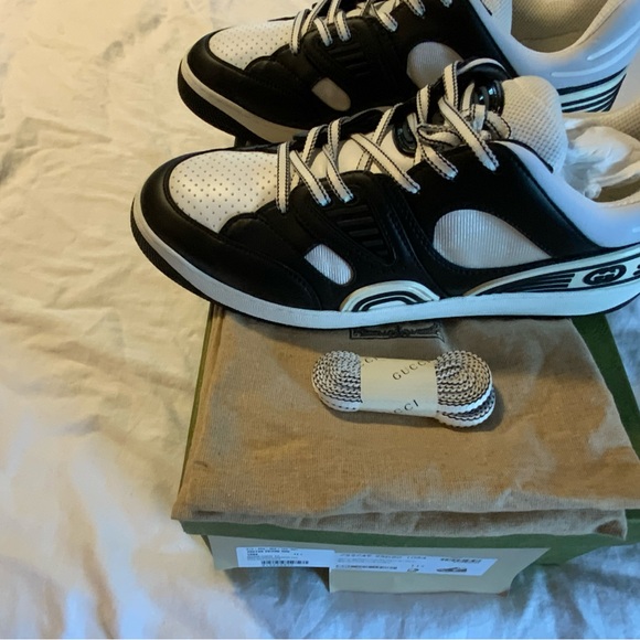 Gucci sneakers in great condition size 12 US w/box & dust bags - Picture 6 of 7